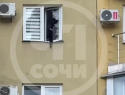 Многоквартирный дом пострадал при атаке беспилотников в Сочи
