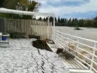 Сочинская река Шахе подтопила береговую линию рядом с жилыми домами