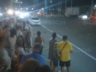  «Толпа людей и ни одного автобуса»: туристы пожаловались на нехватку общественного транспорта в Сочи