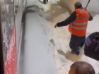Последствия сильного снегопада в Сочи попали на видео