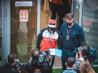 В Сочи гонщик «Формулы-1» получил в подарок холодильник с мороженым