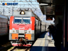 Пассажирский поезд из Сочи попал в лобовое столкновение с составом тепловоза