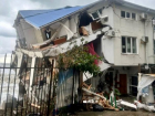Разрушенный штормом трехэтажный дом в Сочи власти объявили самостроем