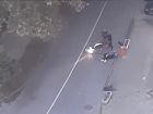 Женщина решила перейти дорогу в неположенном месте и оказалась под колесами скутериста