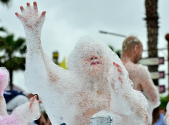Четырехлетняя девочка едва не задохнулась под пеной в отеле Сочи
