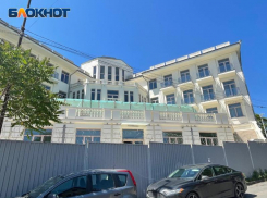 На миллиард рублей арестовано имущество чиновницы, замешанной в застройке объекта культурного наследия в Сочи