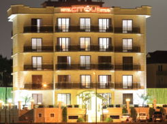 Паре из Москвы отказали в укрытии в отеле во время атаки БПЛА на Сочи