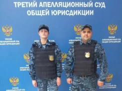 Судебные приставы пришли на помощь женщине, потерявшей сознание в суде Сочи