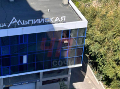 Голого онаниста заметили в гостинице Сочи