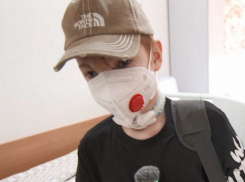 Материал начал отмирать: врачи столкнулись с трудностями в восстановлении лица мальчика, на которого напали собаки в Сочи