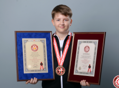 9-летний школьник из Сочи поставил мировой рекорд по набиванию теннисного мяча