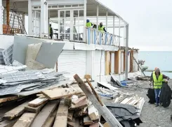 На Приморской набережной Сочи начали снос самостроев