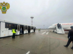 Самолет из Узбекистана не долетел до Сочи из-за поломки