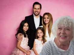 Жена проститутка и дети от другого: Александр Ревва рассказал о конфликте с матерью