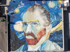 В горном кластере Сочи появился гигантский портрет Ван Гога