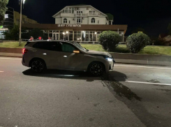 В Сочи ночью погиб мужчина, перебежав дорогу в неположенном месте