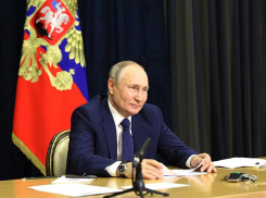 «Организуем хороший отдых и машинку дадим»: Путин пригласил многодетную семью из Надыма в Сочи