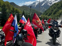  Мотопробег прошел в Сочи в честь Дня Победы