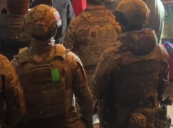 ОМОН провел рейд по уклонистам в клубах Сочи