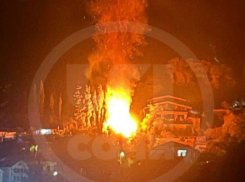 Огонь полностью уничтожил частный дом в Сочи