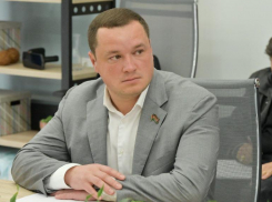 Сын директора пансионата, депутат Илья Стопченко оказывал материальную помощь жителям Сочи