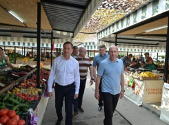 Мэр Прошунин заявил, что в разгар курортного сезона цены на продукты в Сочи стали падать