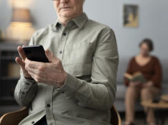 Полиции пришлось перегородить дорогу, чтобы пенсионер не потерял 20 миллионов