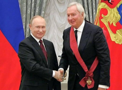 Владимир Путин наградил почетного гражданина Сочи орденом высшей степени