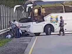 В Сочи погиб мотоциклист после столкновения с автобусом