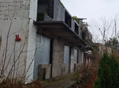 13 аварийных зданий снесли в Лазаревском районе Сочи