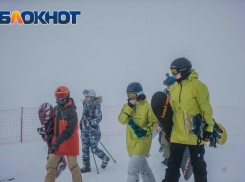 В горах Сочи приостановили продажу ски-пассов из-за снегопада