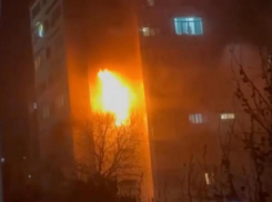 Пожар уничтожил квартиру в многоэтажном доме в Сочи