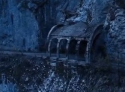 Администрация Сочи лоббирует появление туристического поезда в ущелье, где сыплятся камни