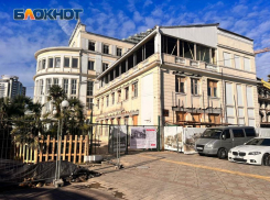 Ремонтные работы в историческом здании первой гостиницы Сочи продолжаются