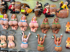  Магниты с огромными сиськами и жопами впечатлили туристов в Сочи