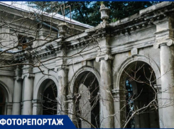 Райский уголок в большом городе: уникальные кадры заброшенного санатория «Орджоникидзе»