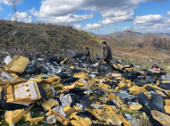 Очередные залежи мусора нашли инспекторы Сочинского нацпарка в районе поселка Ахштырь