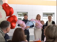 Семья из Сочи вместо троих детей получили сразу шестерых 