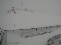 Курорты Сочи закрыли часть трасс из-за лавинной опасности