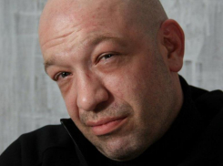 Актер из сериала «Солдаты» Павел Кассинский устроил пьяный дебош в поезде, следовавшем из Сириуса