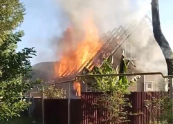 В Сочи дотла сгорел жилой дом площадью 150 кв.м