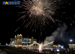 Мэр Сочи попросил курорты и отели воздержаться от фейерверков