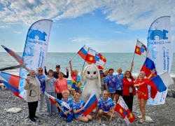 Морской заплыв в честь 10-летия проведения Олимпийских игр прошел в Сочи