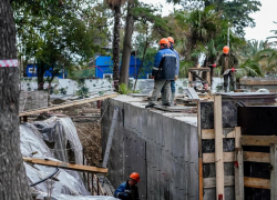 Верхняя часть парка возле пляжа «Ривьера» будет доступна для прогулок уже в июне