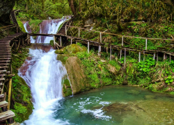 Изменилось время осмотра Агурских водопадов