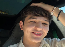 Акмаль объявил пол будущего ребенка поклонницы на концерте в Сочи