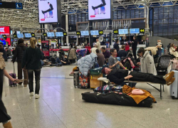 Пассажиры 42 рейсов были расселены в гостиницы Сочи