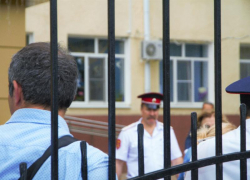 «Вход воспрещен!» Как светлый праздник последнего звонка превратился в рогвардейскую обитель