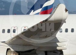 Два пассажирских самолета столкнулись в аэропорту Сочи