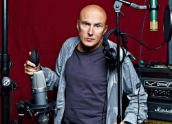 Композитор Игорь Матвиенко пообещал, что фестиваль «Новая волна» вернется в Сочи